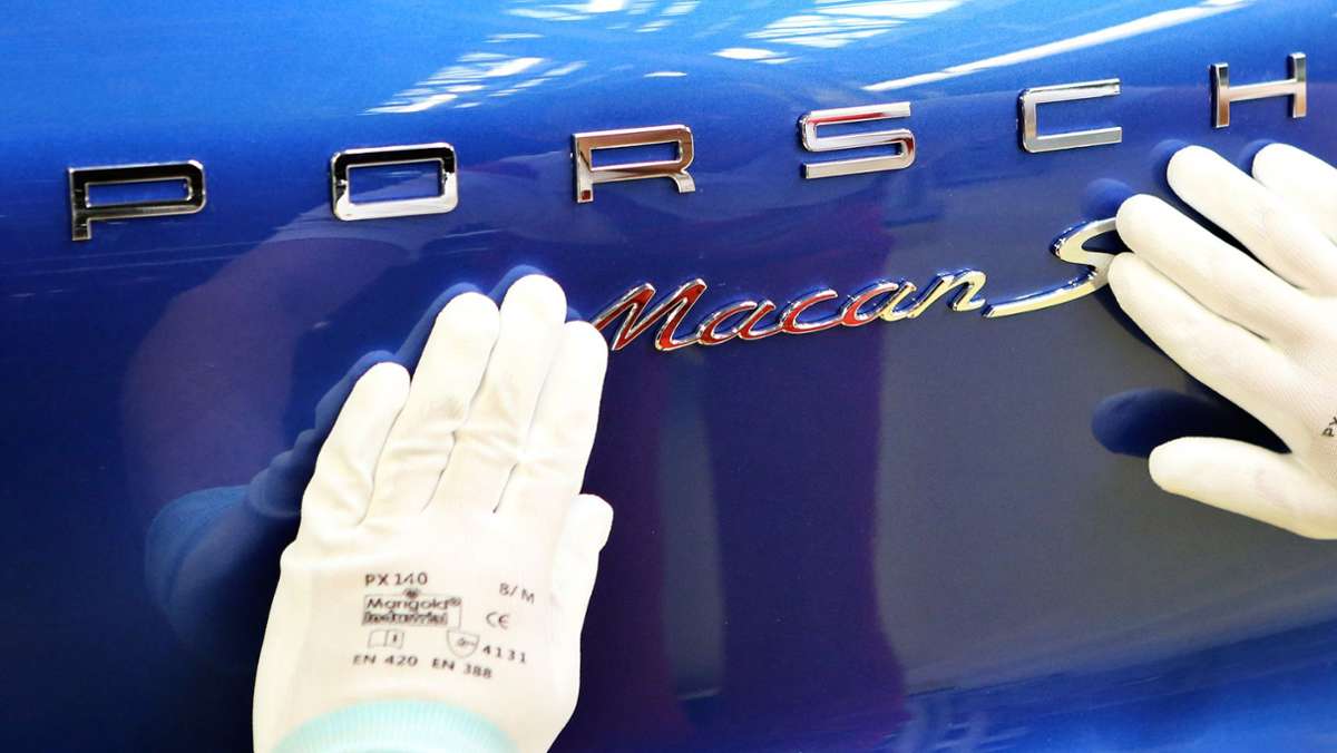 Stuttgart: Unbekannte stehlen Porsche Macan S von 92-Jährigem