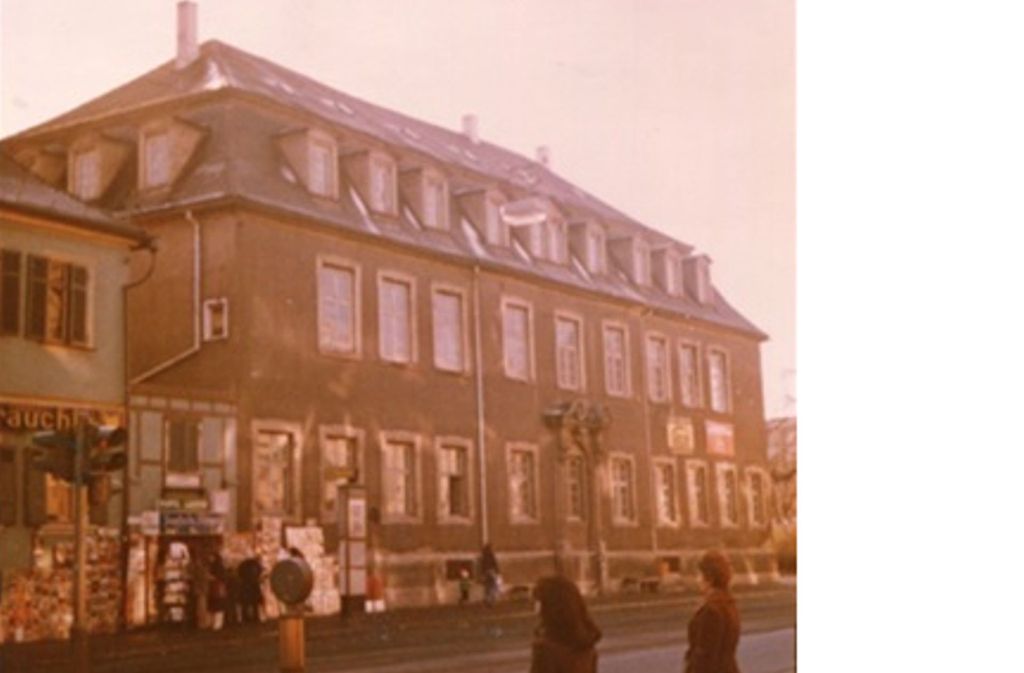 So sah die Alte Post an der Wilhelmstraße aus, ehe Fehr sie runderneuerte und seine erste McDonalds-Filiale gründete.