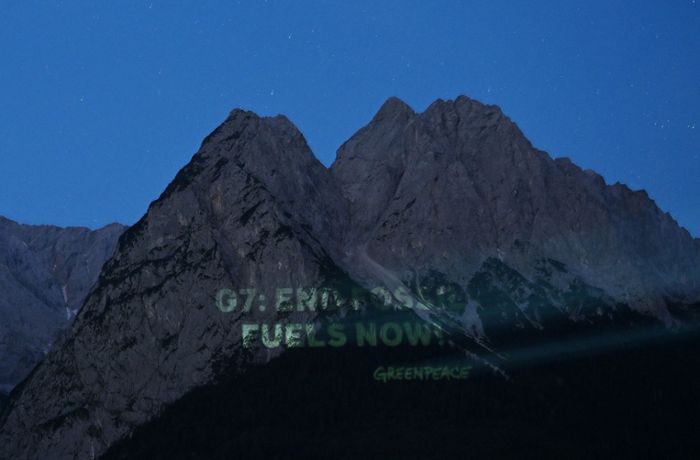 G7-Gipfel in Bayern: Greenpeace hinterlässt Botschaft auf der Bergwand