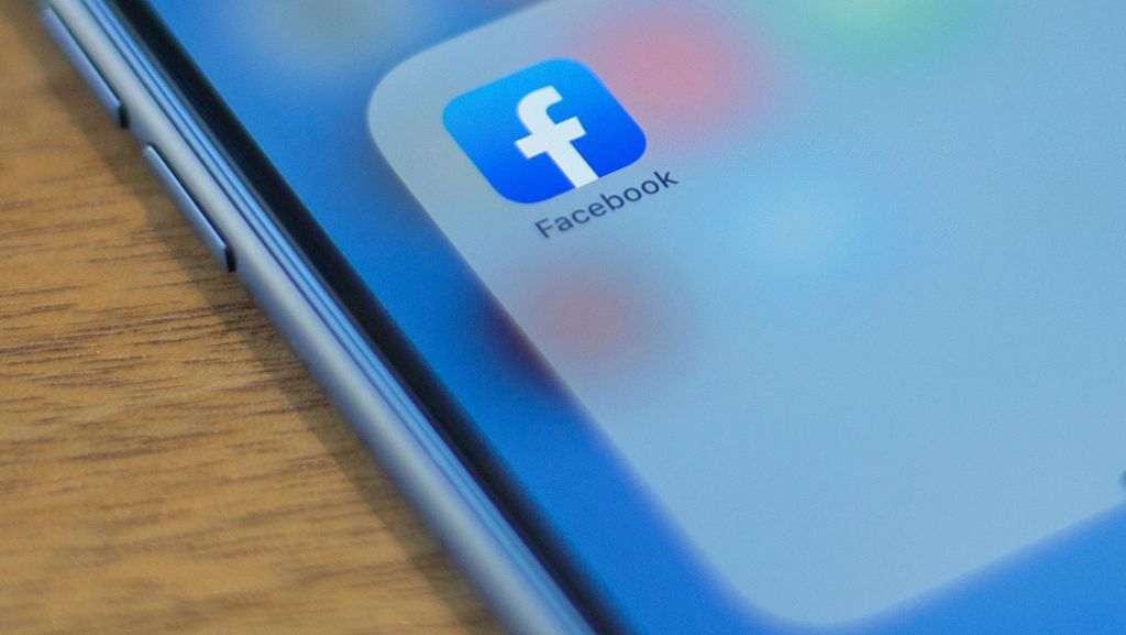 Spionage durch Facebook?: App schaltet iPhone-Kamera ein