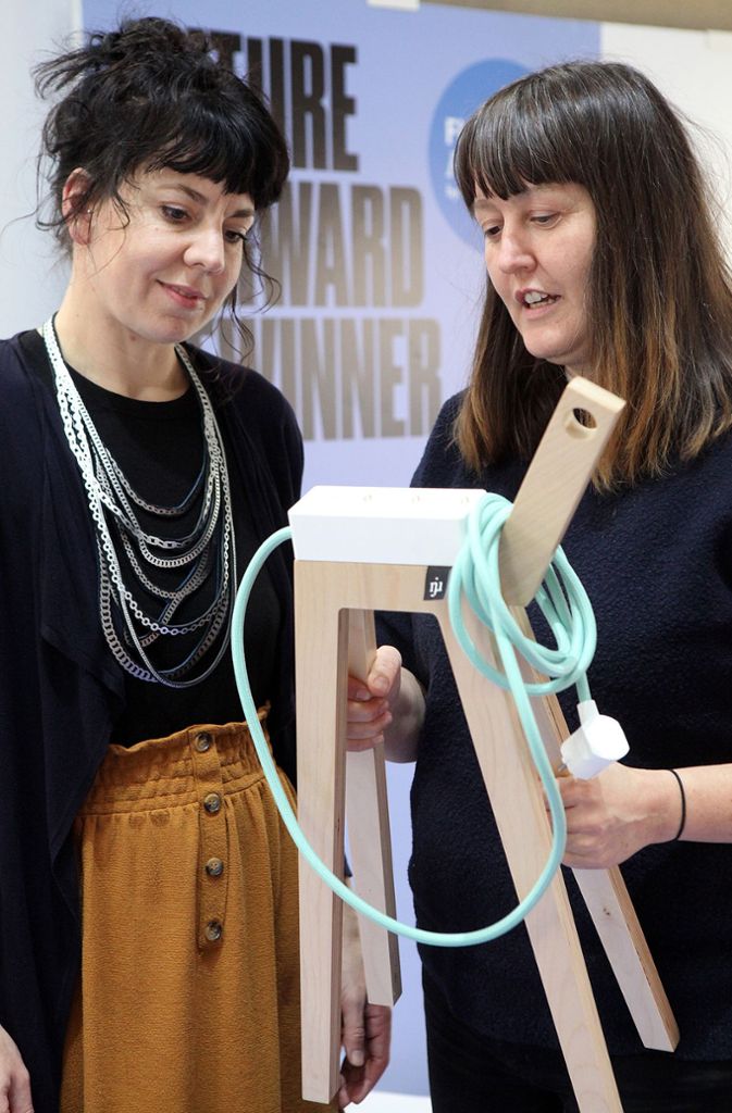 Nina Wolf und Kathrin Lang präsentieren Möbel und Objekte auf der Designmesse in Stuttgart.