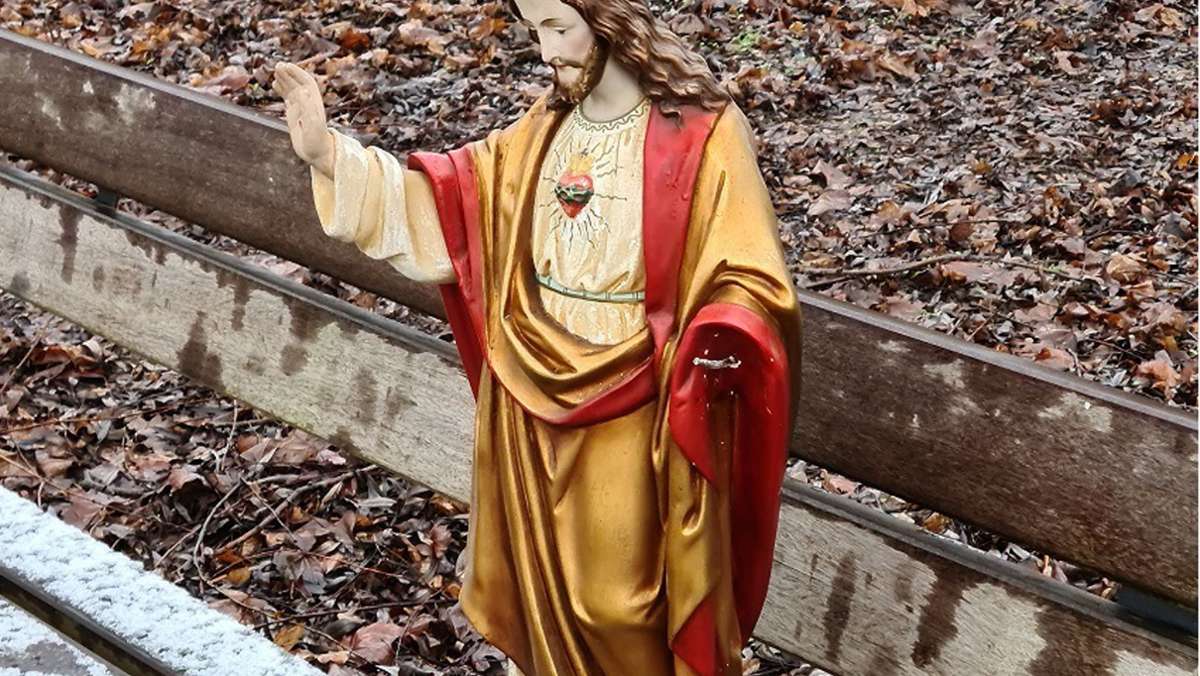 Ungewöhnliche Fundsache in Urbach: Besitzer von Jesus-Figur gesucht