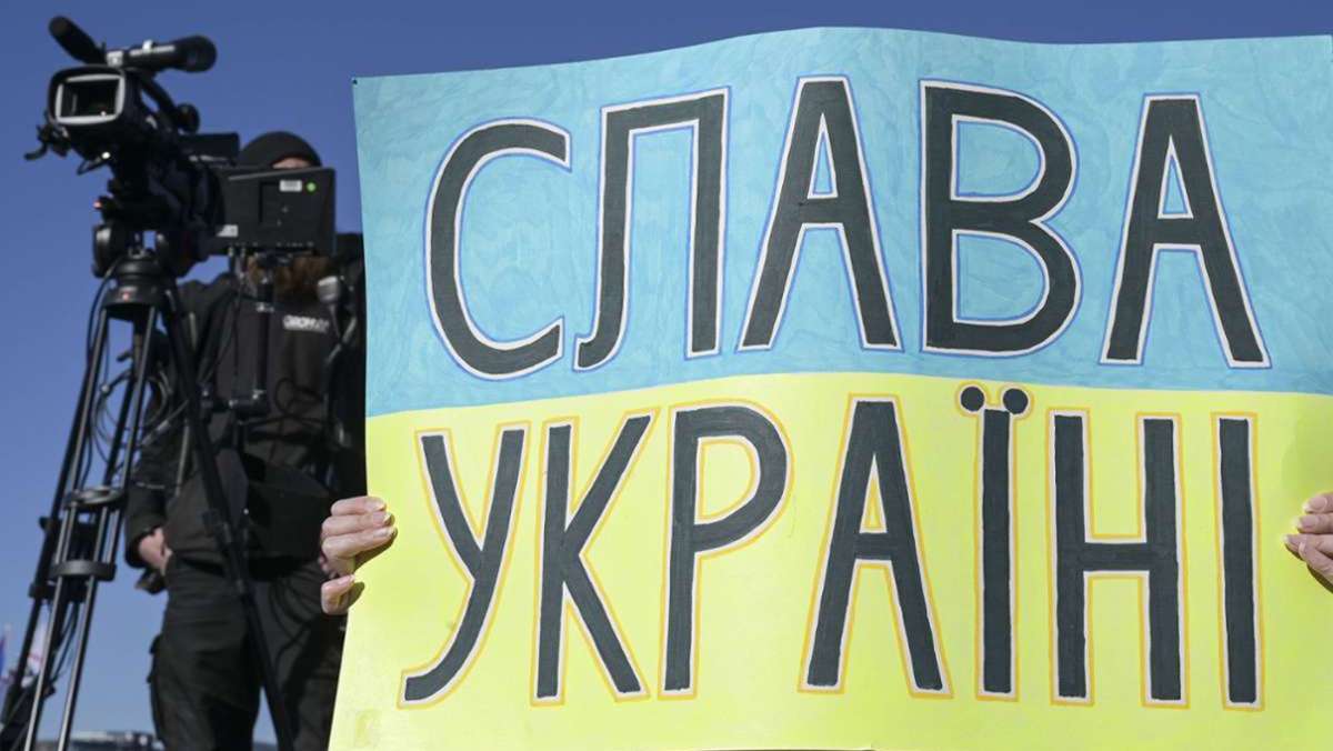 Folgt Auslieferung nach Russland?: Tochter malte Antikriegsbild: Vater nach Flucht in Belarus verhaftet