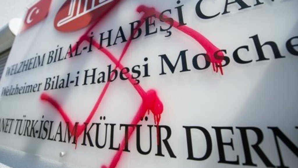 Hakenkreuze kommen weg: Welzheim setzt Zeichen gegen Rassismus