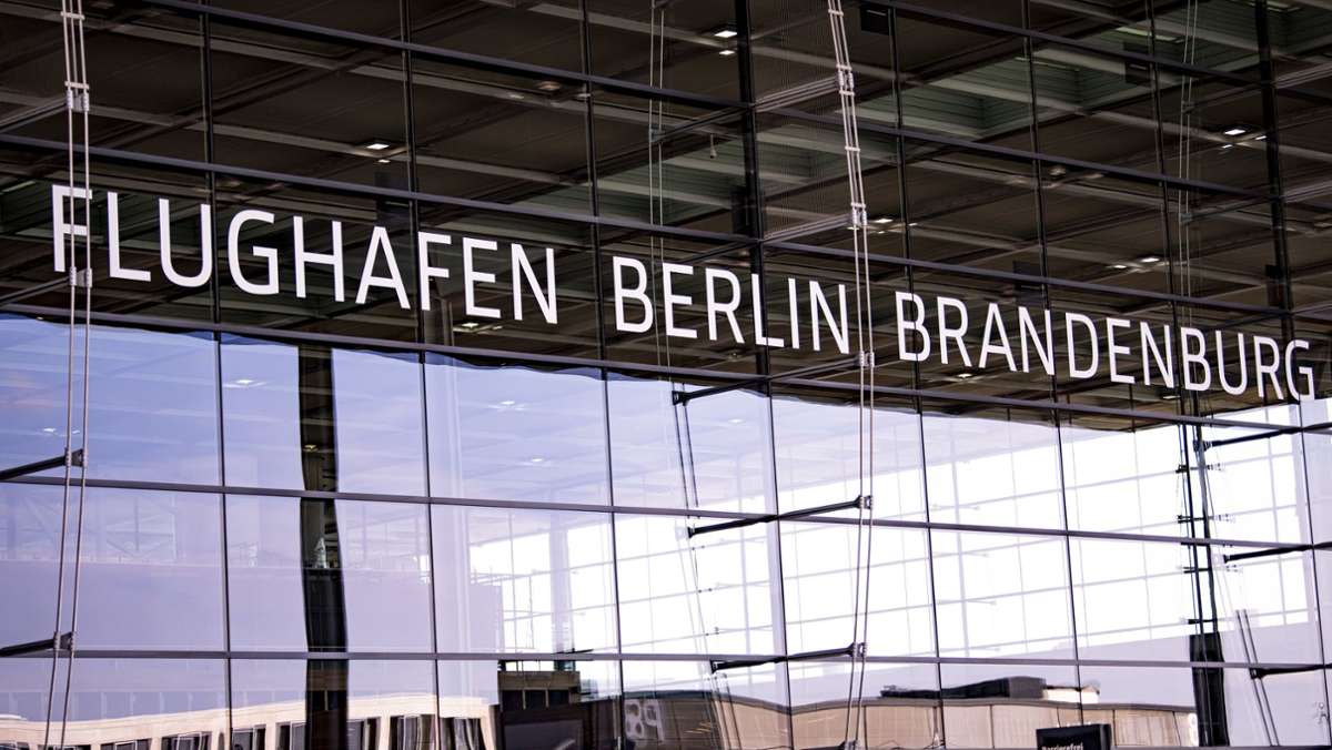 Flughafen Berlin-Brandenburg: Warnstreik trifft voraussichtlich 35.000 Passagiere
