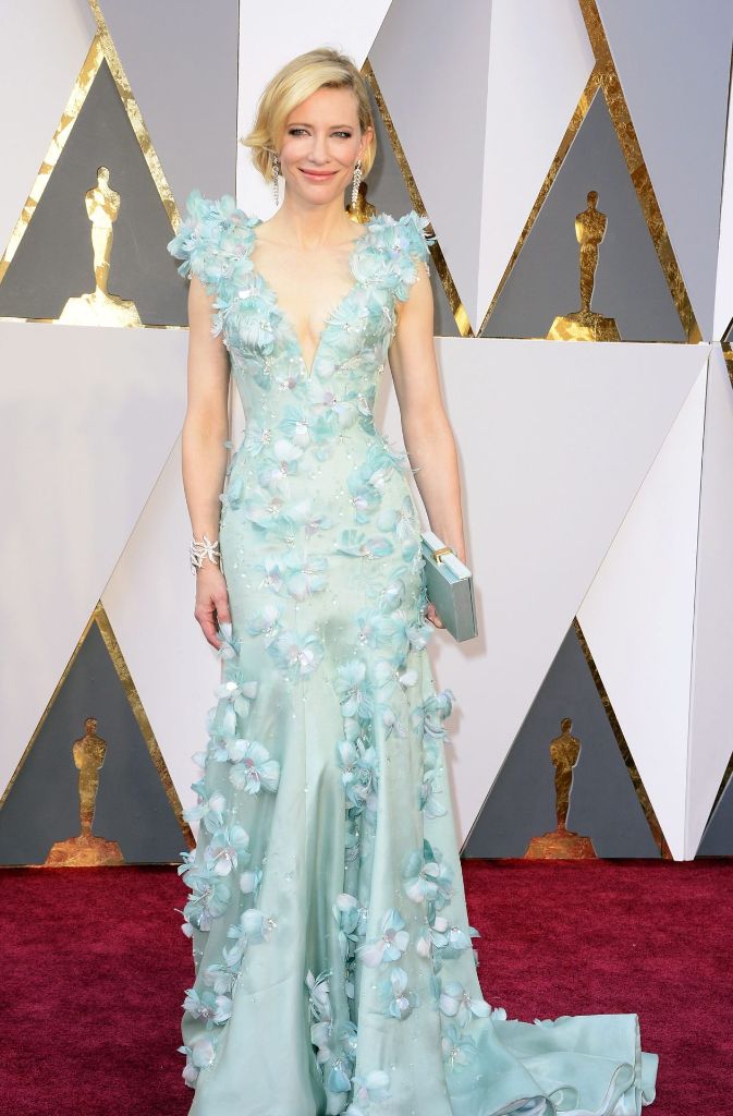 Einen wahren Prinzessinnen-Moment hatte die Schauspielerin Cate Blanchett 2016 bei der Oscar-Verleihung. Zwar nicht in Oscar de la Renta, dafür in Armani Privé sorgte sie für Jubel bei den Stilkritikern.
