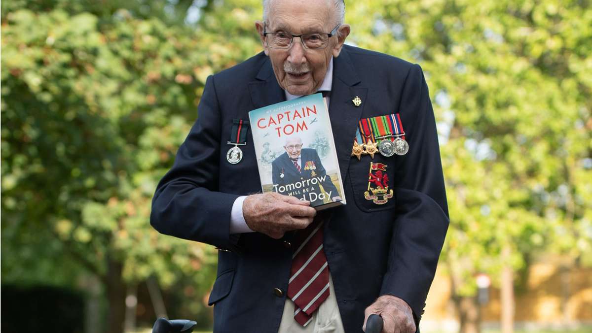 Rekord-Spendensammler hat Covid-19: Briten sorgen sich um Corona-Held Captain Tom