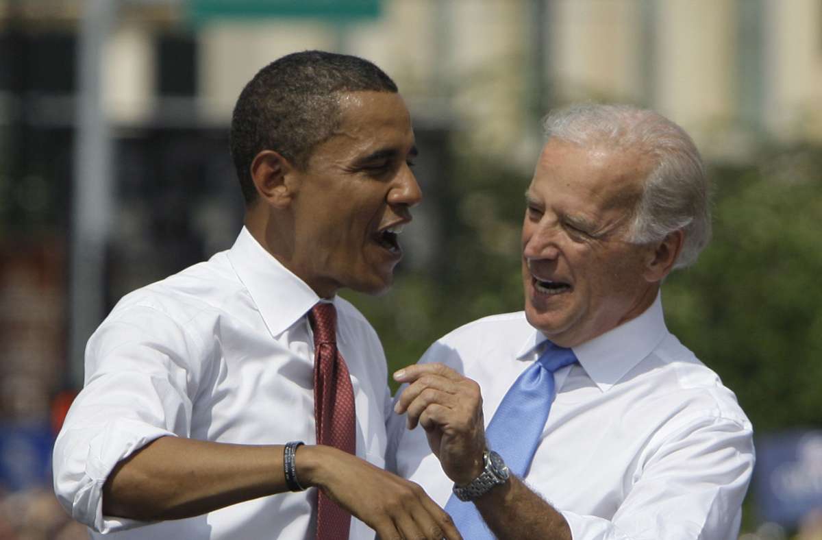 2008 versucht Biden es erneut – und muss sich dem jungen Senator aus Illinois geschlagen geben. Doch die Chemie zwischen den Männern stimmt und Barack Obama macht aus Biden seinen „Running Mate“.