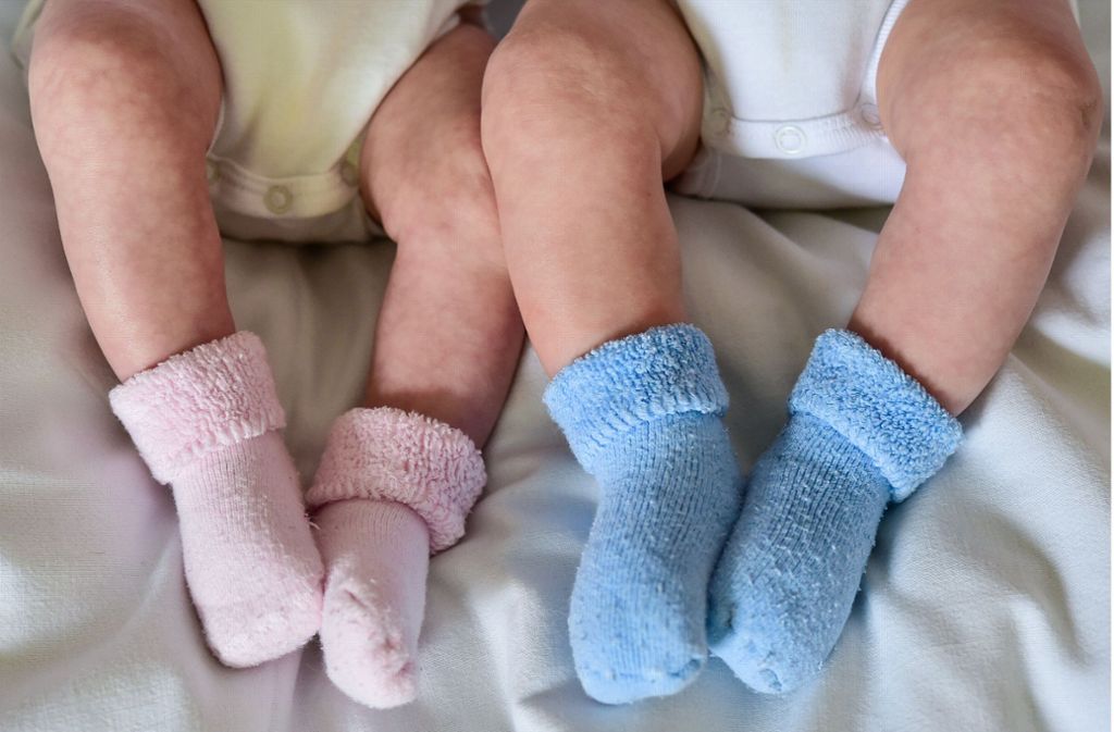 Extrem seltener Fall von Zwillingen: In Australien wurden ein Mädchen und ein Junge geboren, die das Erbgut der Mutter zu 100 Prozent, aber nur einen Teil der väterlichen DNA tragen. Foto: dpa
