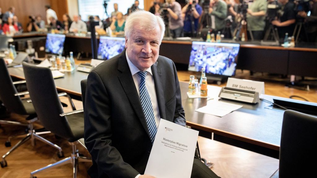 Horst Seehofers Papier zur Asylpolitik: Innenminister hält trotz Kritik am Begriff „Transitzentren“ fest