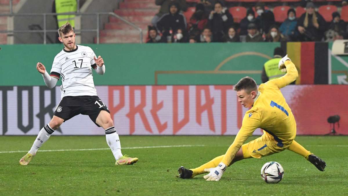  In der EM-Qualifikation hat sich die deutsche U21 nach dem 0:4 gegen Polen wieder gefangen und klar gegen San Marino gewonnen. Nicht mit dabei war VfB-Akteur Roberto Massimo. 