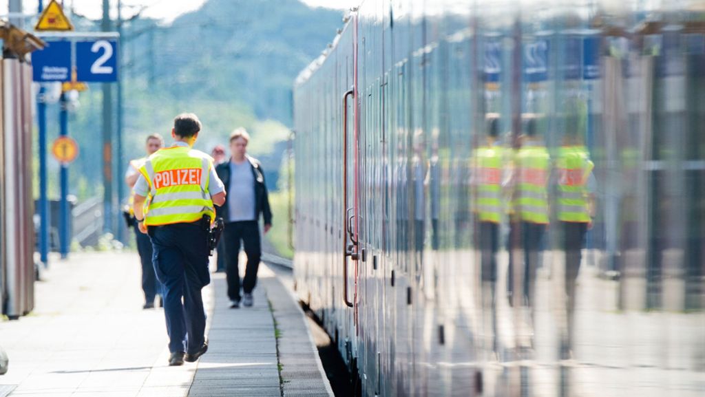 Deutsche Bahn: Polizei in Uniform hat freie Fahrt