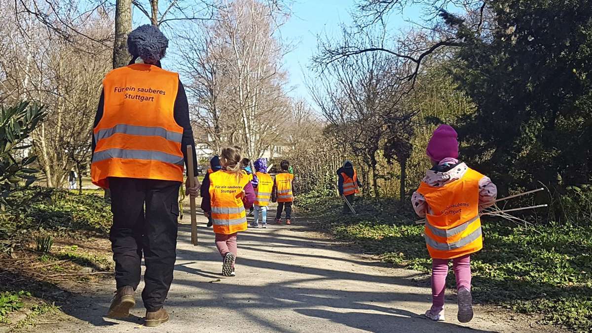 Stadtpark Vaihingen: Kita-Kinder beseitigen den Müll von anderen