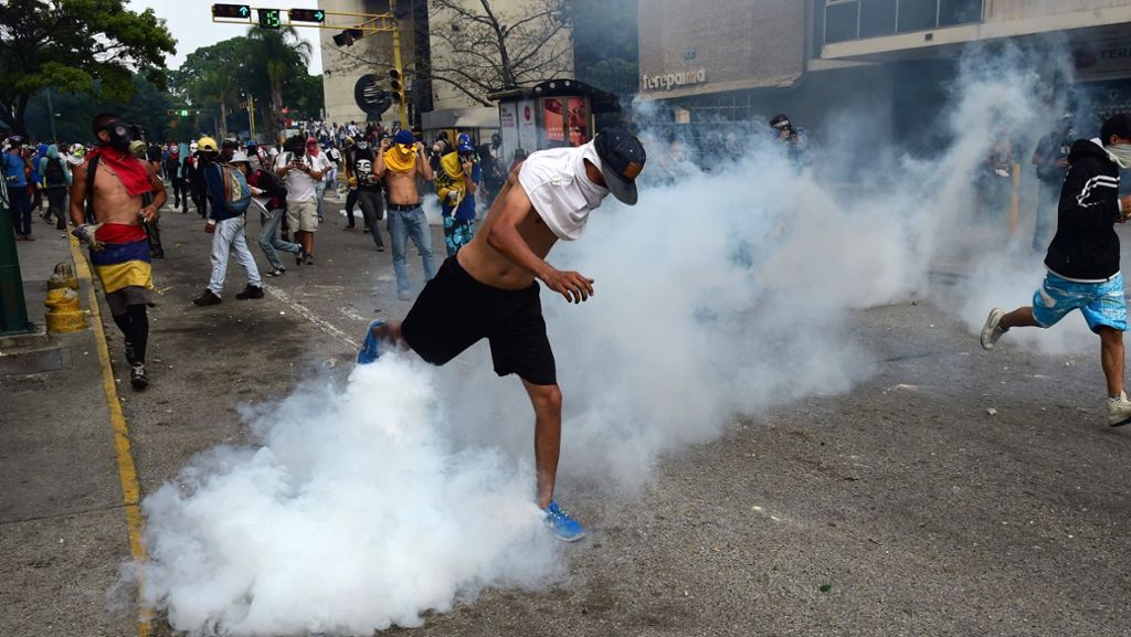 Caracas: Demonstrant bei Protesten erschossen
