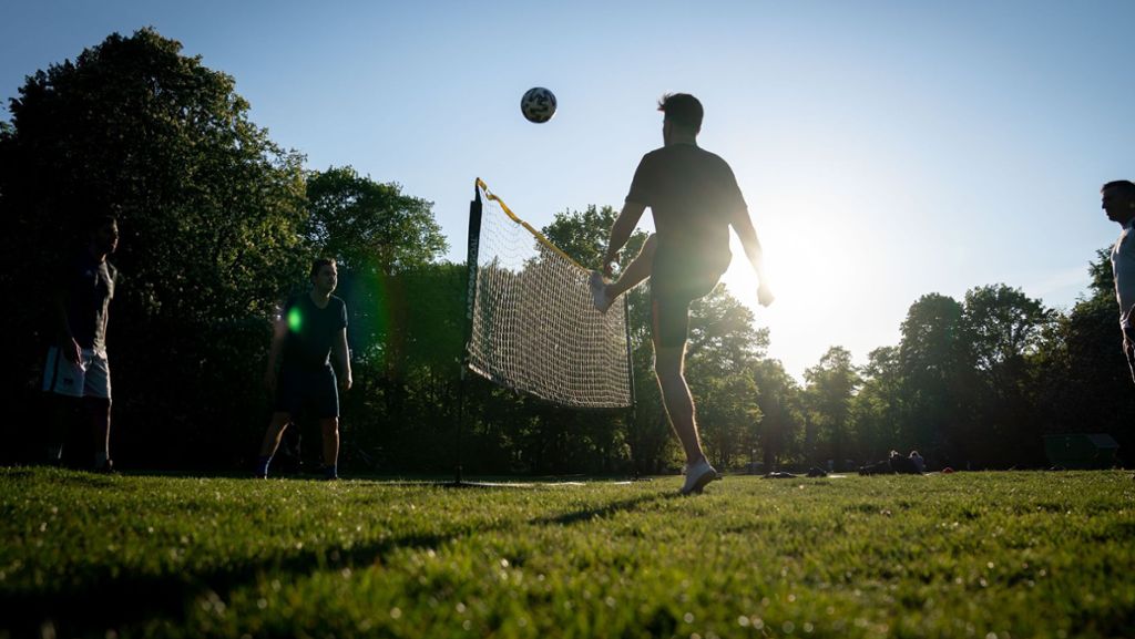 Breitensport in der Corona-Krise: Freizeit-Fußballer dürfen bald auf den Rasen zurückkehren