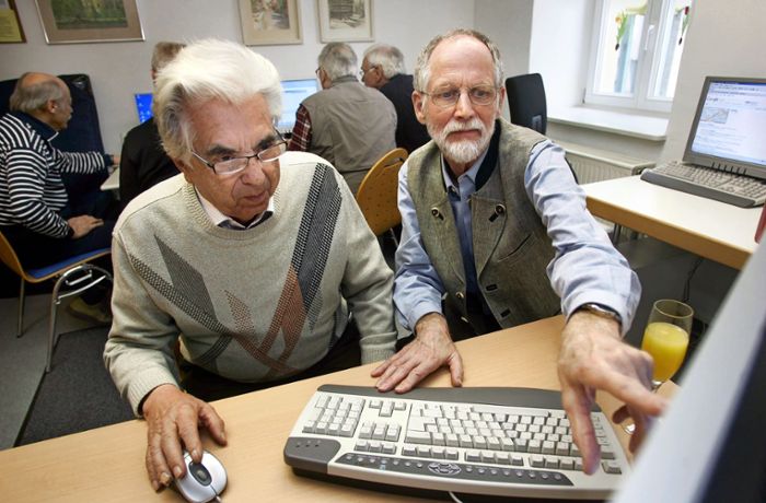 Hilfe für Senioren in Stuttgart-Zuffenhausen: Vorort-Hilfe für digitale Probleme