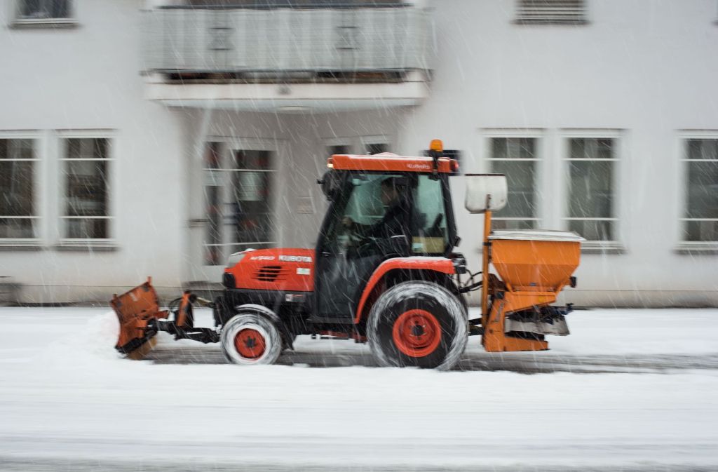 Die Schneeräumfahrzeuge hatten am Montagmorgen viel zu tun (Archivbild). Foto: Lichtgut/Max Kovalenko