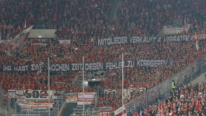 Plakat im Fanblock: Ultimatum an die Chefetage des VfB