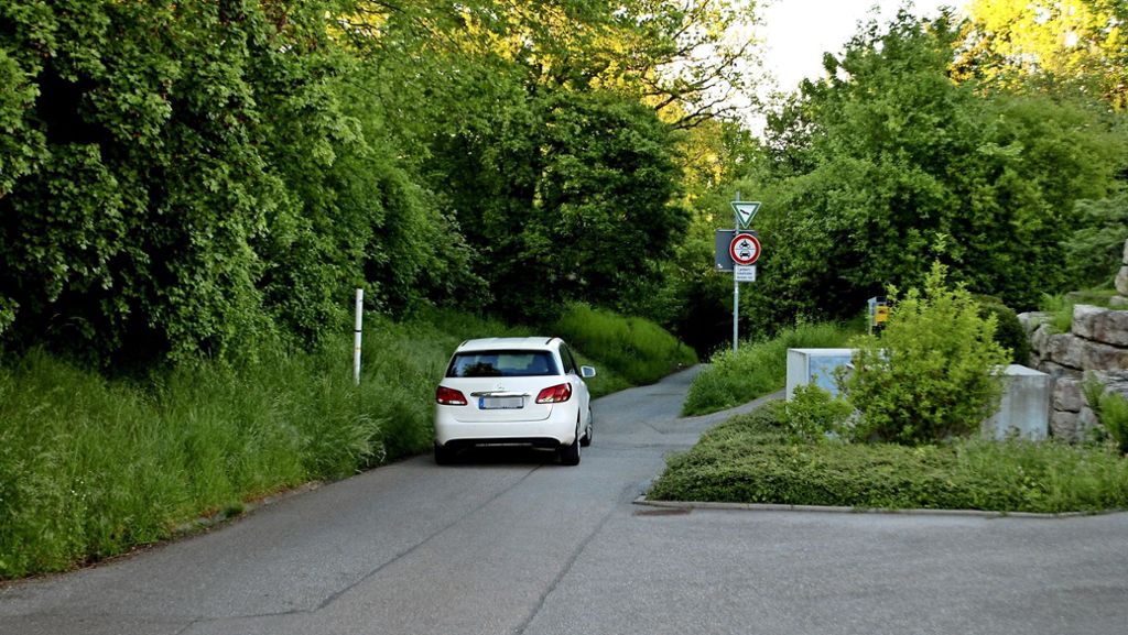 Stuttgart-Hedelfingen: Beliebt, aber illegal: Schleichweg soll gesperrt werden