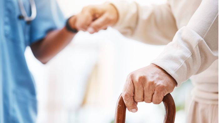 Pensionäre: Kluft bei Pflege darf kein Tabu sein