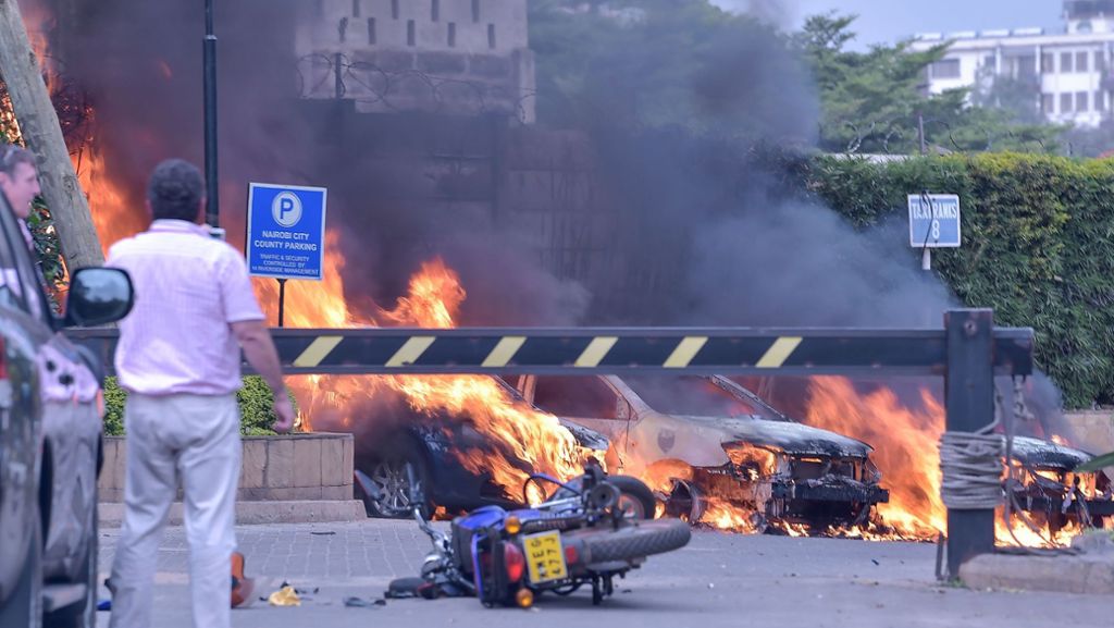 Polizei spricht von Terror: Extremisten greifen Luxushotel in Nairobi an