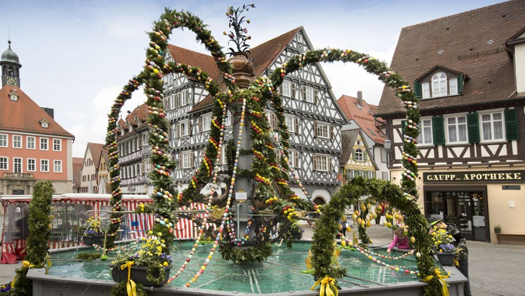 Osterbrunnen in Schorndorf: Kunstwerk aus 2300 Eiern