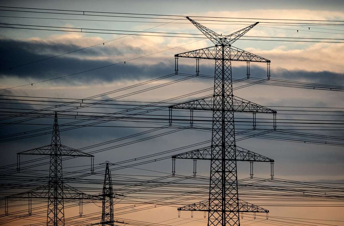 Im Ländervergleich ist Strom in Deutschland für die Verbraucher ziemlich teuer. Foto: dpa/Federico Gambarini