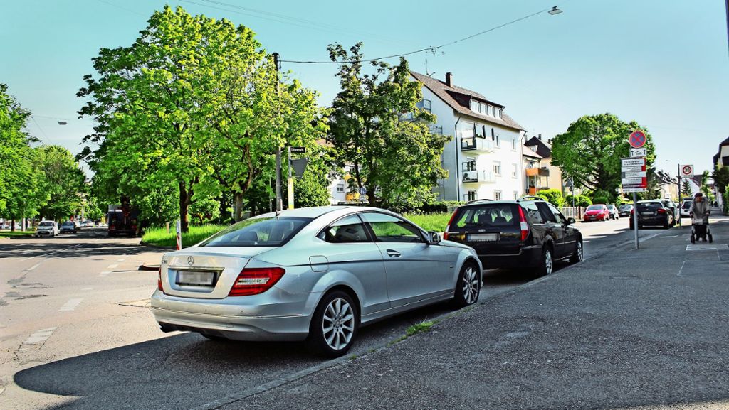 Bäckerei in Stuttgart-Degerloch: Nach der Poller-Kritik gibt es nun Parkplätze