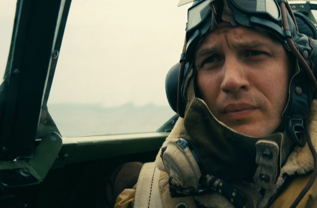 Tom Hardy spielt einen Kampfflieger, der die Soldaten am Strand zu schützen versucht