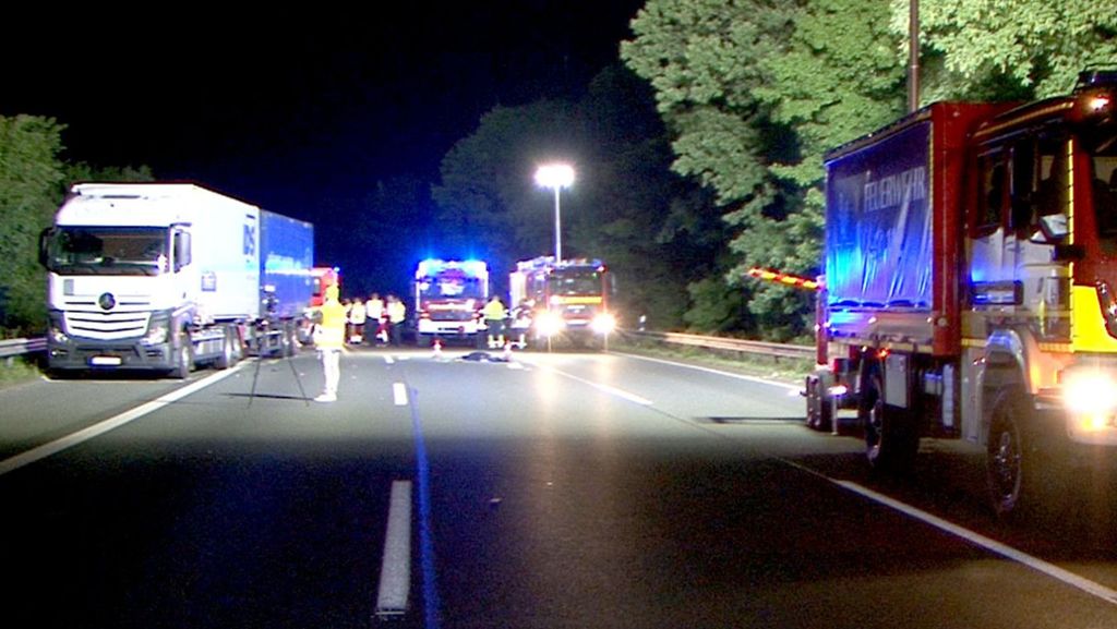 Tödlicher Streit auf A2 in Nordrhein-Westfalen: 22-Jährige steigt aus Auto und wird überfahren