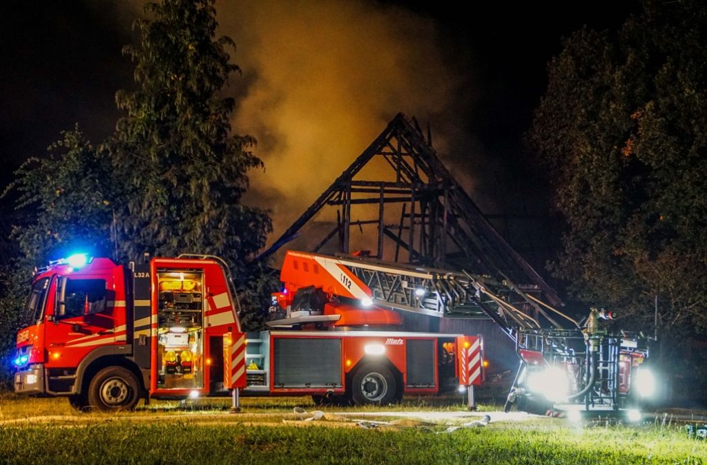Ein Feuer hat einen Bauernhof im Landkreis Rottweil zerstört. Foto: SDMG