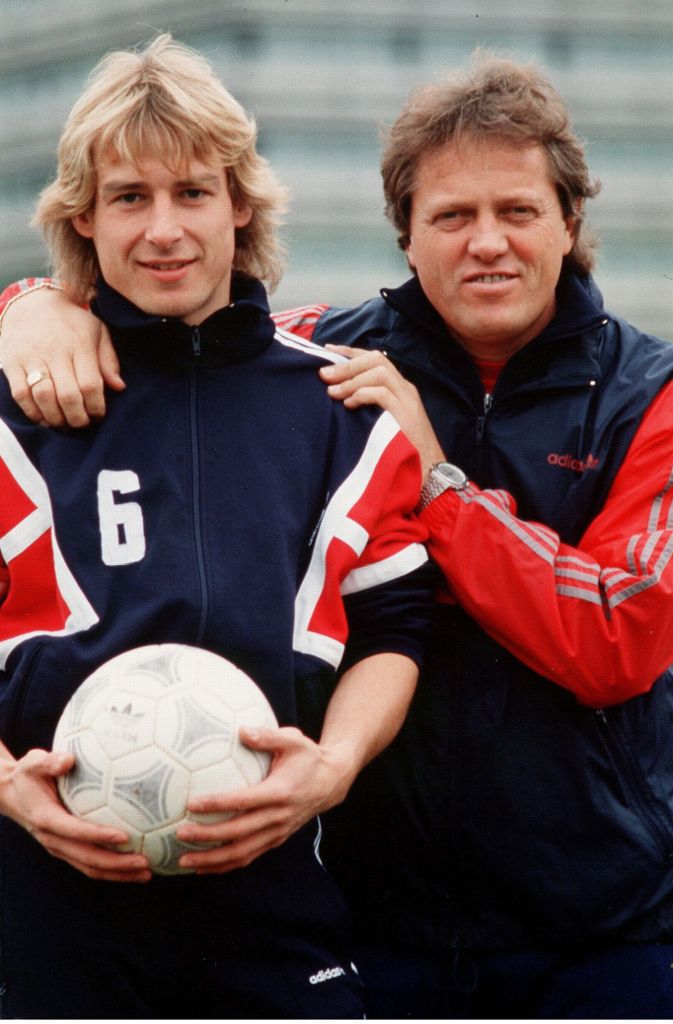 Als 19-Jähriger kam Jürgen Klinsmann 1984 von den Stuttgarter Kickers zum VfB – unter Arie Haan reift er zum Weltklassespieler. Der Stürmer wird 1987/1988 mit 19 Treffern (darunter der legendäre Fallrückzieher gegen die Bayern) Torschützenkönig, er bestreitet sein erstes Länderspiel und wird zum Fußballer des Jahres gewählt. Bis heute haben Haan und Klinsmann ein sehr freundschaftliches Verhältnis.