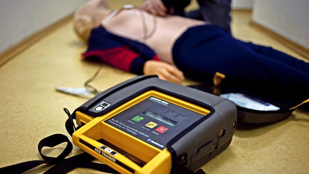 Ditzingen muss Defibrillatoren austauschen: Ein Gerät, das Leben retten kann