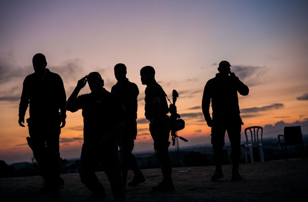 Israelische Soldaten patrouillieren am Gazastreifen Foto: dpa