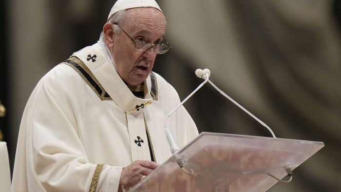 Vatikan berät über Fehlentwicklung im Priesterbild