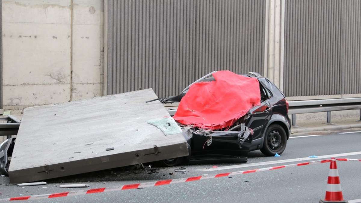 Betonplatte erschlägt Fahrerin auf A3: Deshalb ermittelt die Kölner Kriminalpolizei