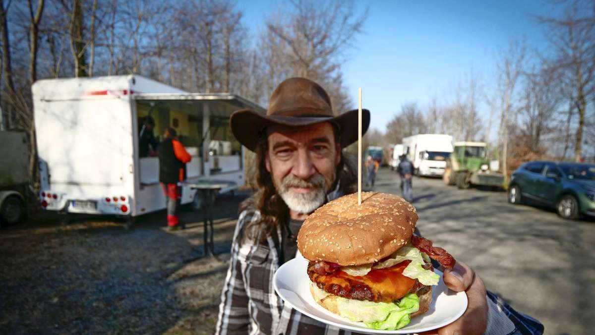 „TruckStop Cowboy“ bei Vaihingen/Enz: Der Foodtruck mit den verdammt leckeren Burgern an der B10
