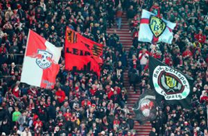 DFB-Pokalspiel gegen Hoffenheim: Notfall im Stadion: RB-Fans schränken Lautstärke ein