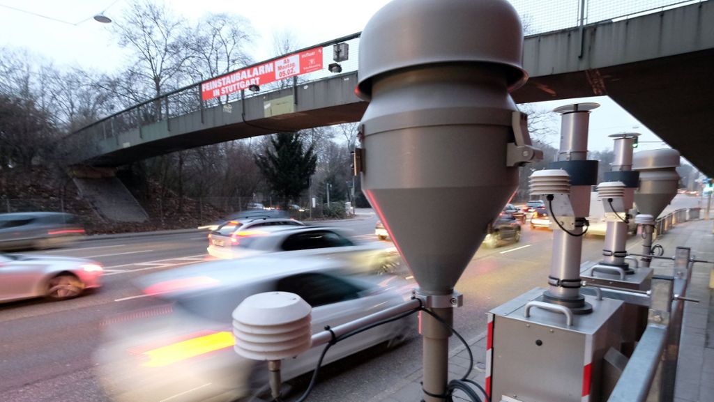 Luftqualität in Städten wie Stuttgart: EU prüft Standorte der Schadstoff-Messstellen