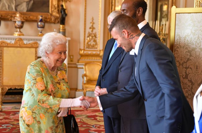 David Beckham verneigt sich vor der Queen
