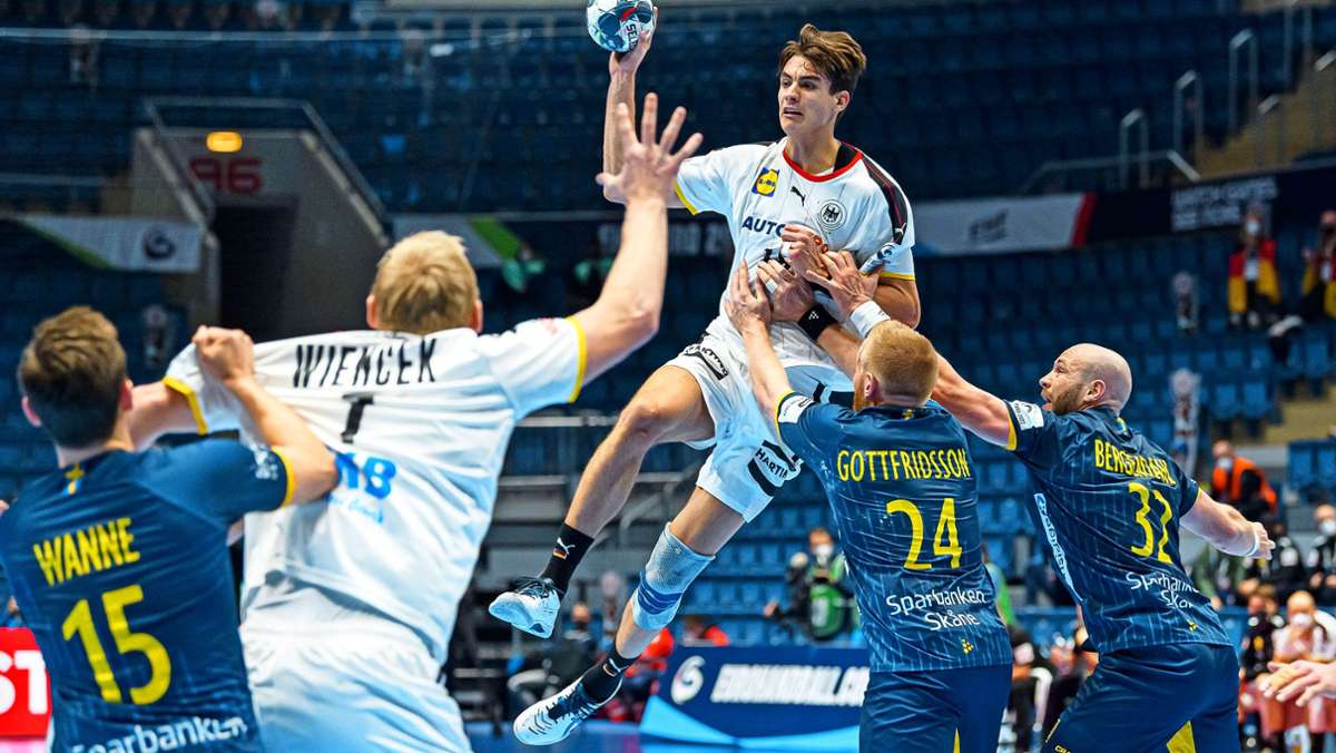  Obwohl die EM eher einem gesundheitlichen Vabanquespiel gleicht, als einem sportlichen Wettbewerb, wirft sie die Frage auf, wo der deutsche Handball steht – und warum es trotz der großen Breite nicht gelingt, Spieler an die Weltspitze zu führen. 