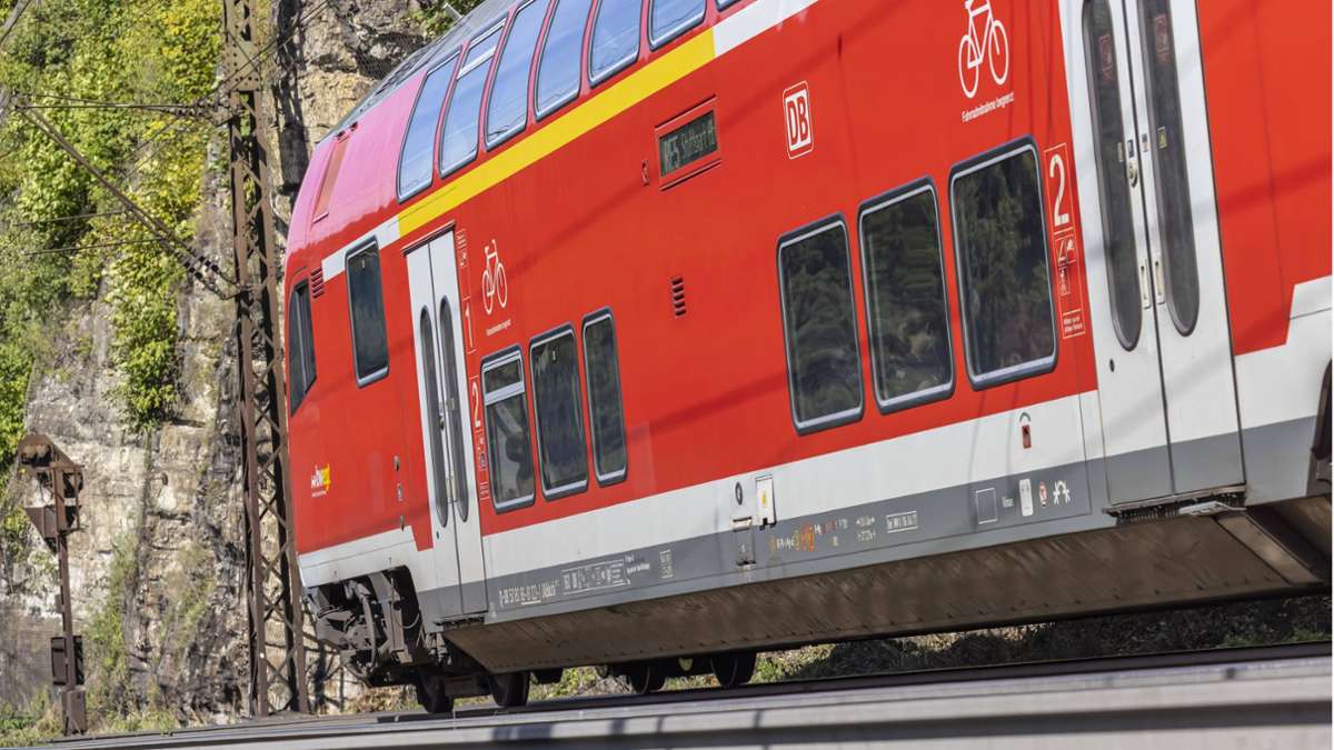 Kreis Esslingen: Bahnstrecke Wendlingen –  Metzingen wegen Bauarbeiten gesperrt