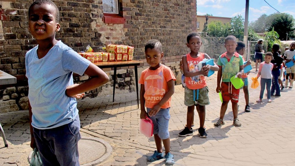 Südafrika kämpft gegen Folgen der Epidemie: Wo der Hunger stärker als das Virus ist