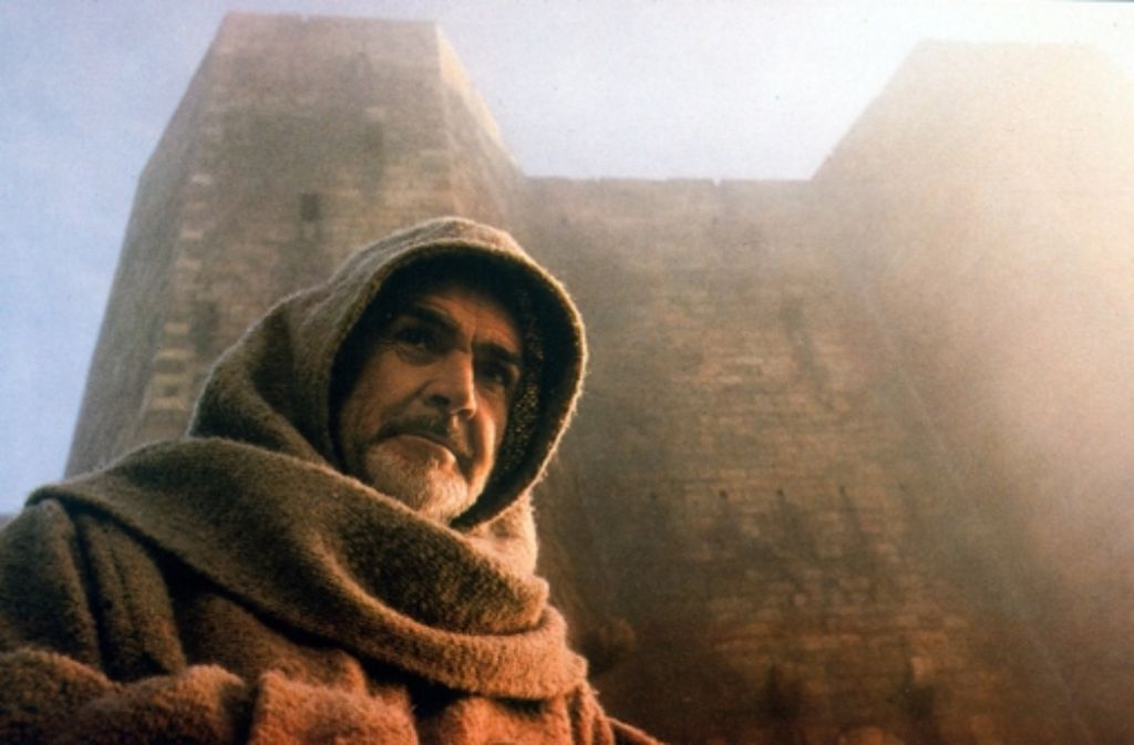 In seiner vielleicht besten Rolle ist Sean Connery im Jahr 1986 zu sehen: In „Der Name der Rose“ sucht er als Franziskanerpater William von Baskerville nach einem Mörder - und stellt sich gegen die Kirche.