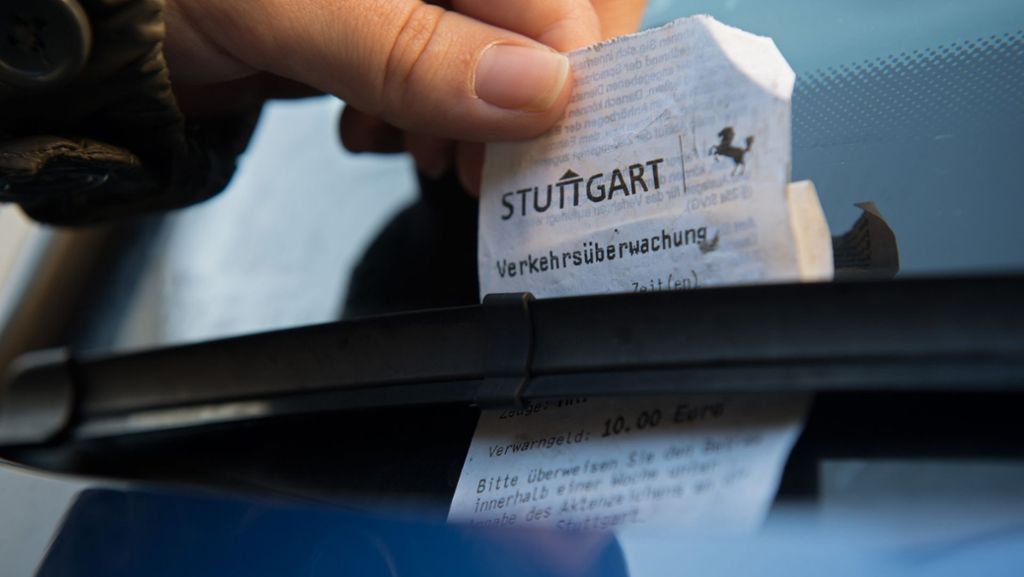  In Stuttgart wurden in diesem Jahr deutlich weniger Strafzettel verteilt. Dafür wurden mehr Fahrzeuge abgeschleppt. Das Amt rechnet mit bis zu 4500 abgeschleppten Fahrzeugen bis zum Jahresende. 