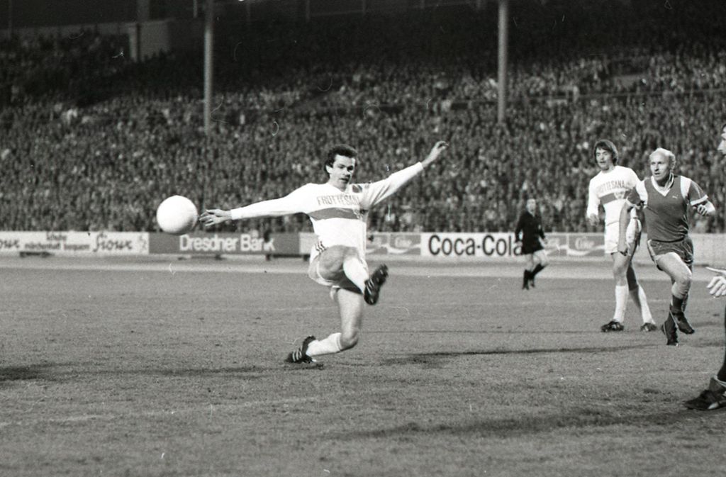Ottmar Hitzfeld war der Mann des Spiels. Sechs Tore in einem Spiel sind bis heute Zweitligarekord. In der Bundesliga gelang dasselbe Kunststück Dieter Müller 1977/78 für den 1. FC Köln.