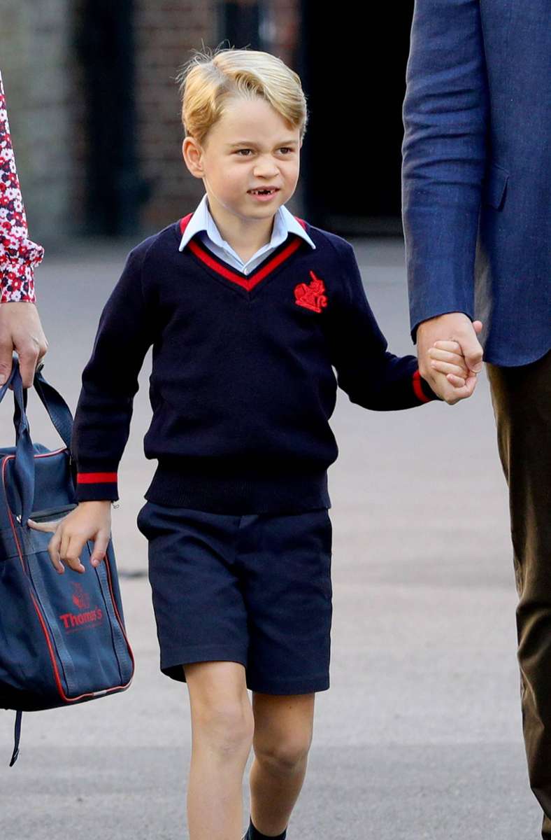 Prinz George in seiner Schuluniform.