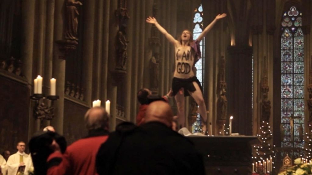  Vor nicht ganz zwei Jahren sprang eine Femen-Aktivistin während der Weihnachtsmesse im Kölner Dom halbnackt auf den Altar. Nun ist die Geldstrafe gegen die junge Frau rechtskräftig, sie hat ihren Einspruch zurückgezogen. 