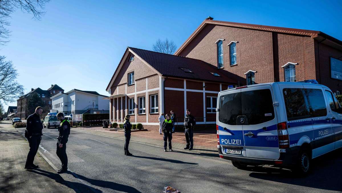 Bramsche bei Osnabrück: 16-Jähriger nach Schüssen vor einer  Schule gestorben
