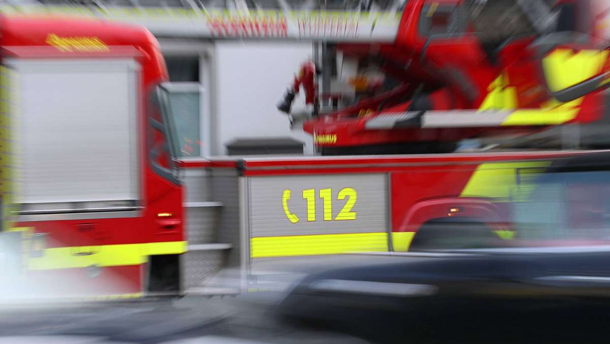 Bietigheim-Bissingen: Zwei Fahrzeuge brennen in Parkhaus aus